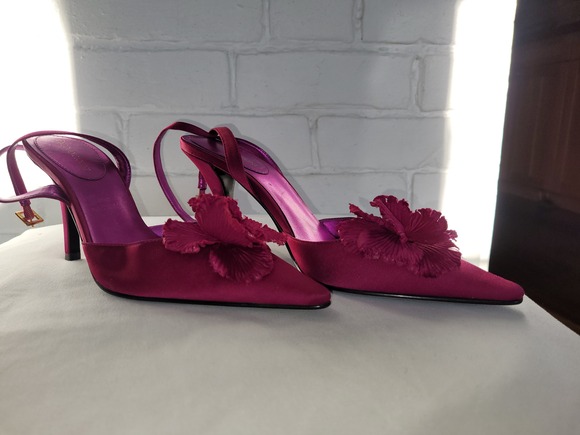 Enzo Angiolini Fuschia Satin Heels with Satin Rosette Detail Size 7.5 M - Picture 1 of 13